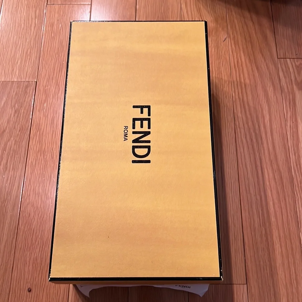 Sold out everywhere Fendi Sandolo Vogel Slides - Picture 3 of 7